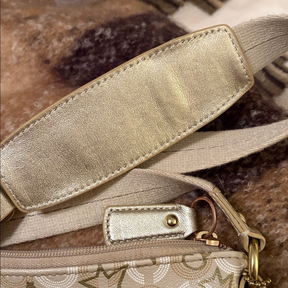 Coach Gold and Cream Waverly Snow Queen swing bag! - Picture 5 of 11